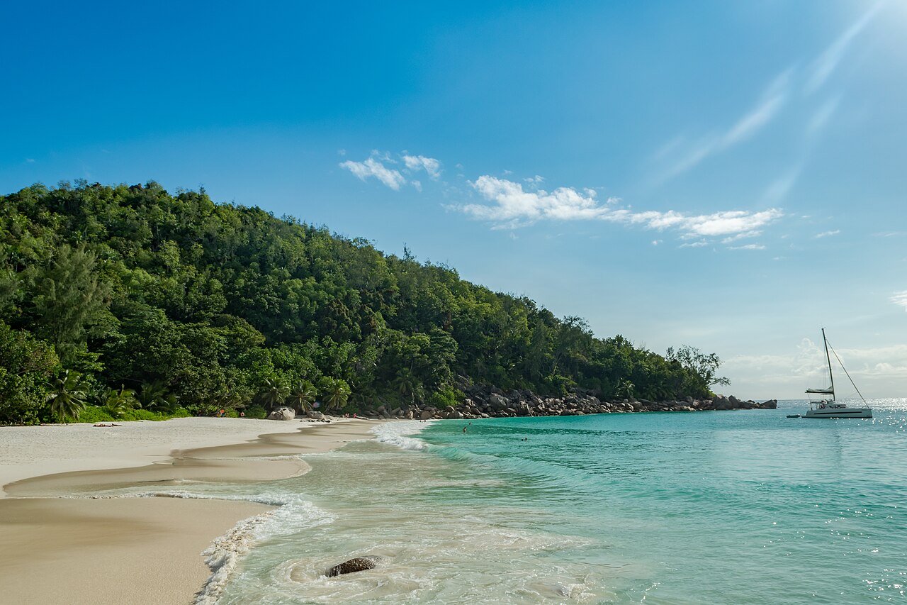 Anse Georgette on Praslin: frame 2