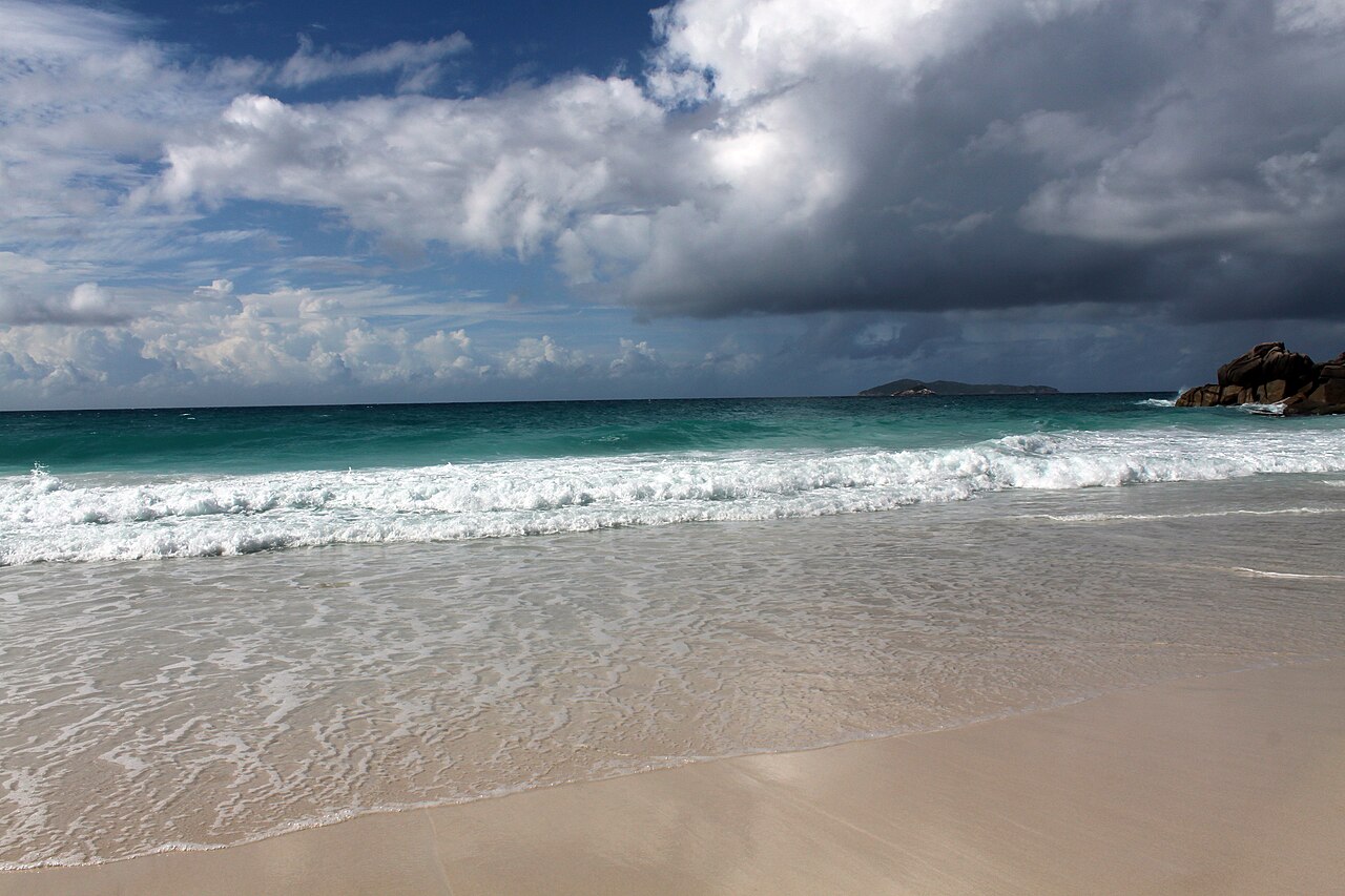 Anse Georgette on Praslin: frame 4