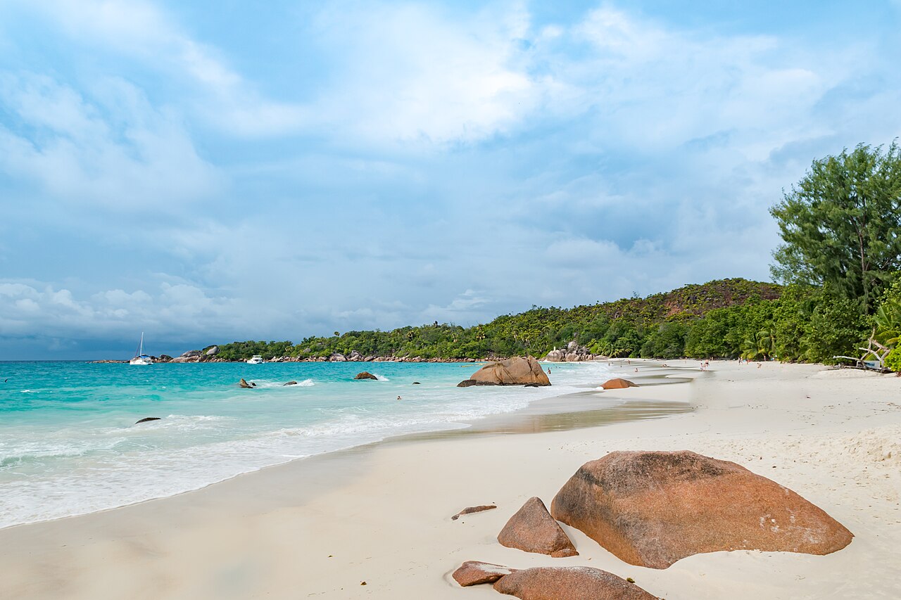 Anse Lazio on Praslin: frame 1