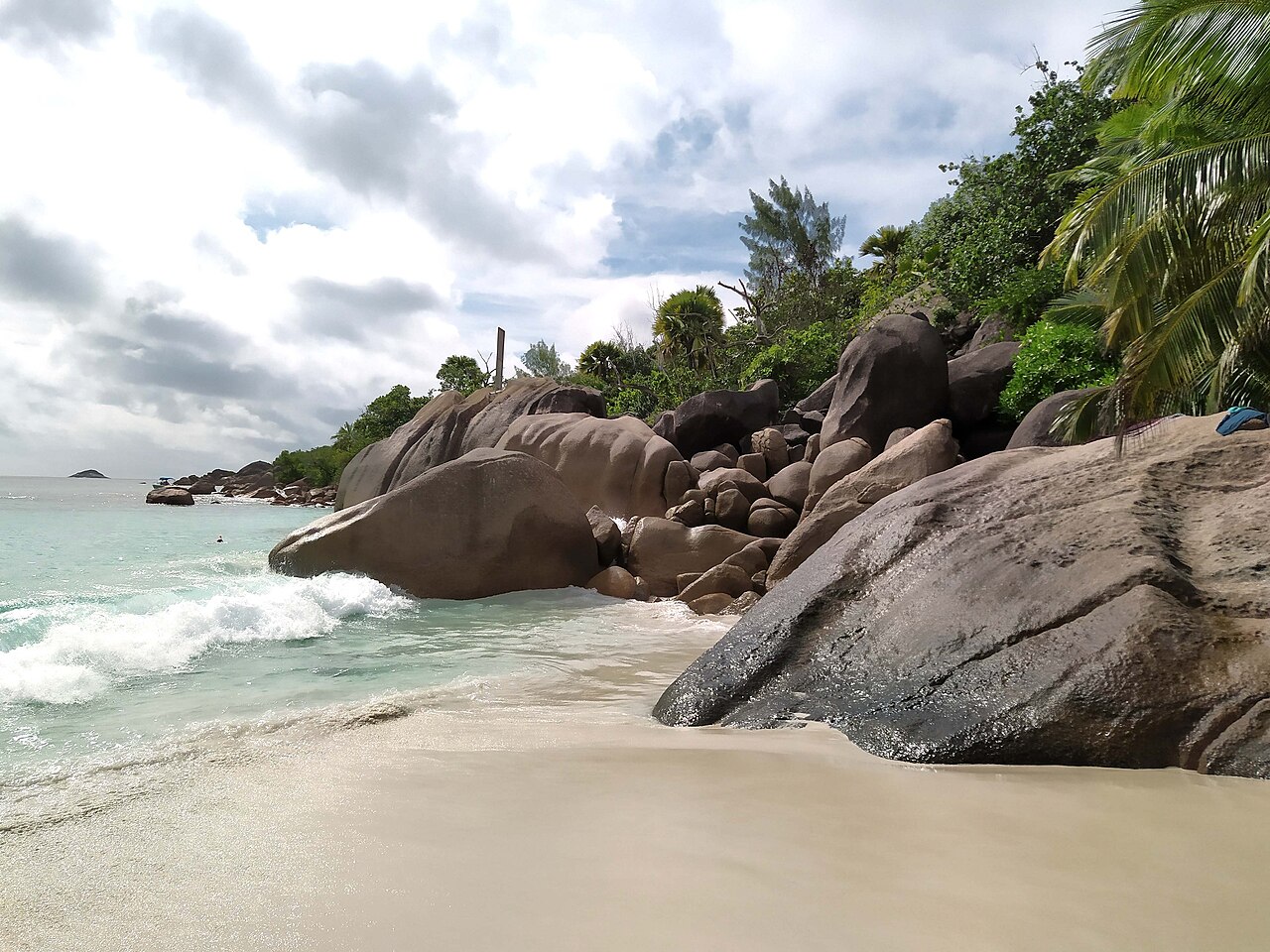 Anse Lazio on Praslin: frame 5