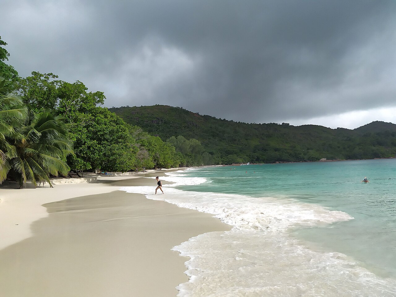 Anse Lazio on Praslin: frame 6