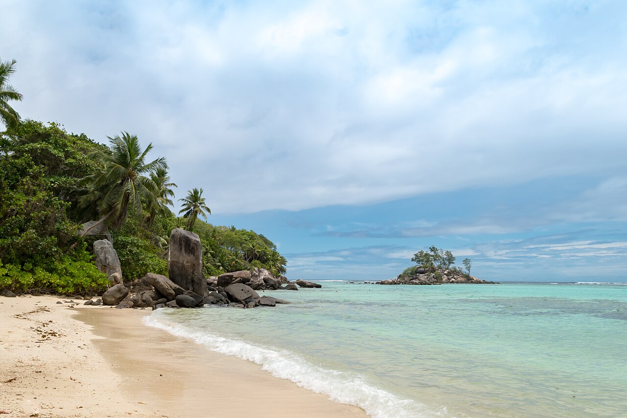 Anse Royale on Mahé: frame 1