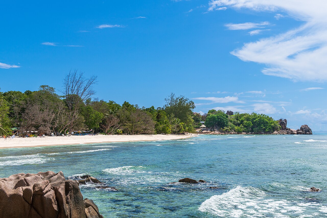 Anse Sévère on La Digue: frame 3