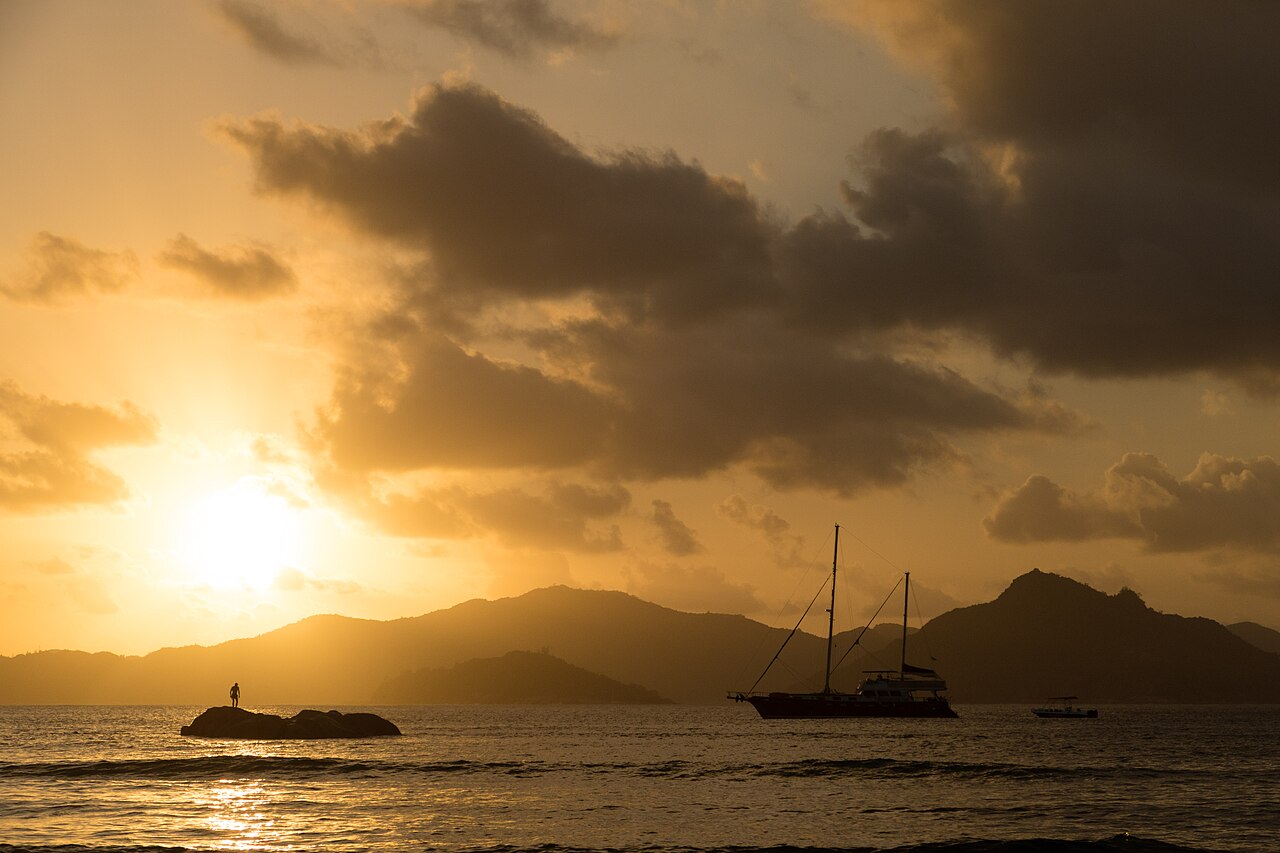 Anse Sévère on La Digue: frame 4