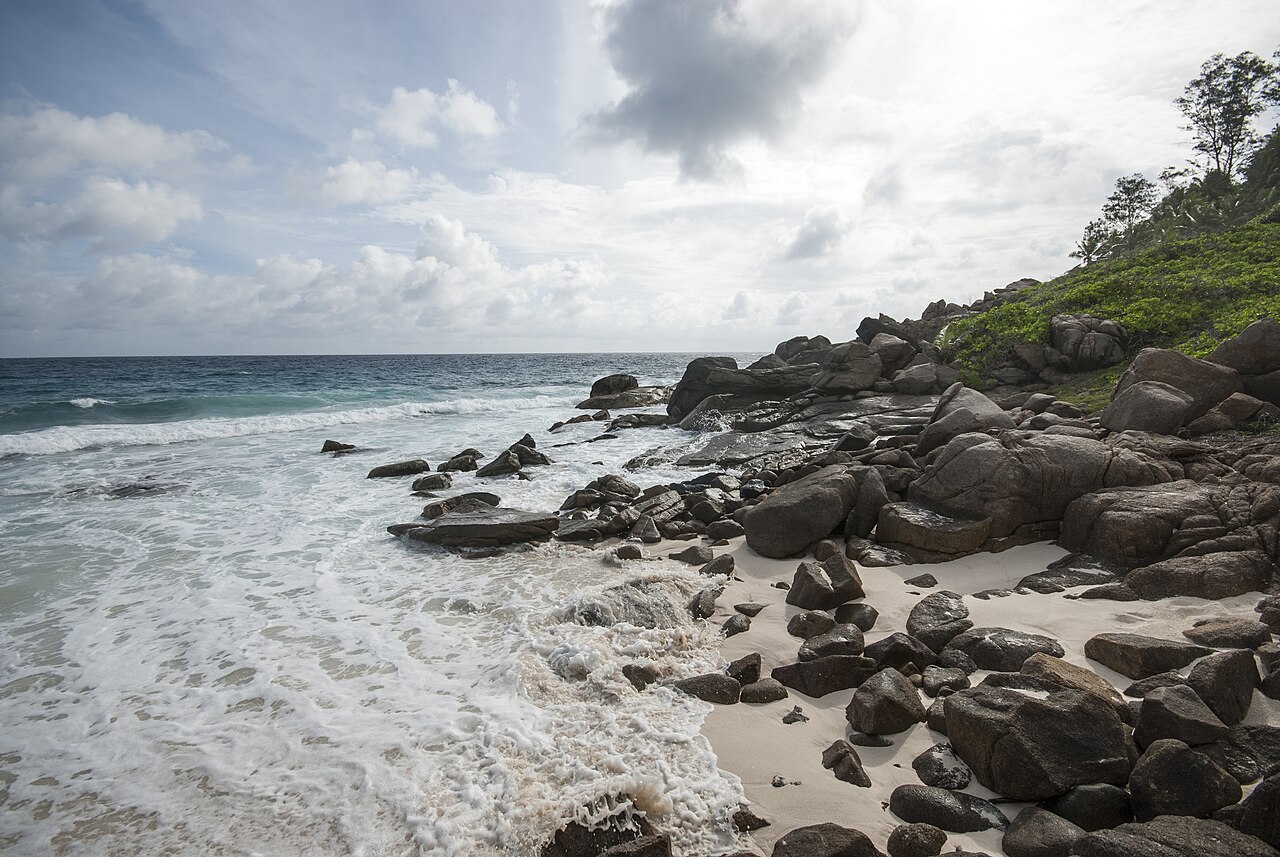Anse Takamaka on Mahé: frame 1
