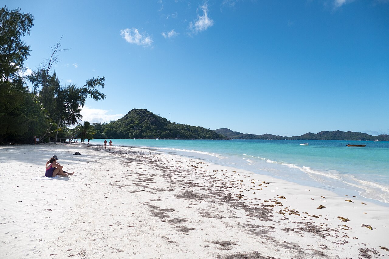 Anse Volbert on Praslin: frame 3