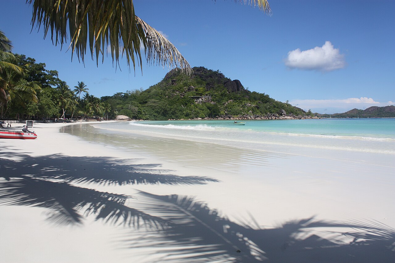Anse Volbert on Praslin: frame 4