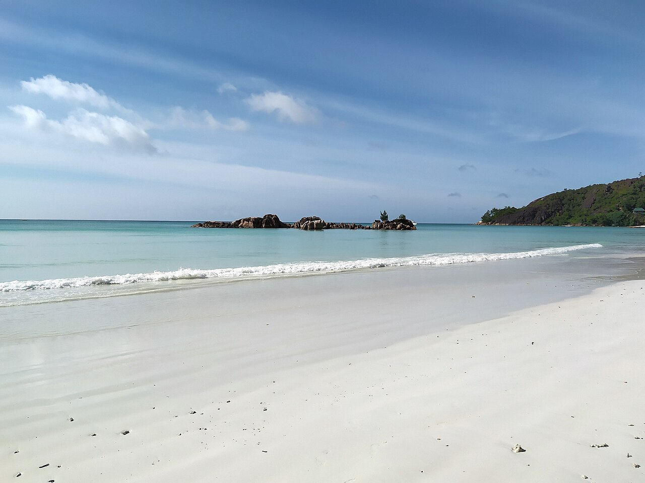 Anse Volbert on Praslin: frame 6