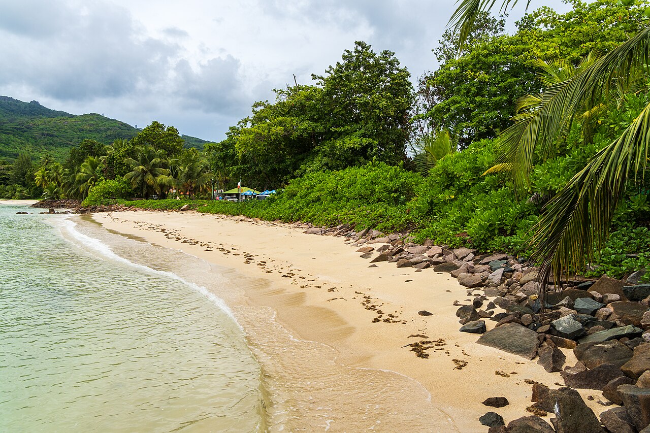 Baie Lazare on Mahé: frame 1