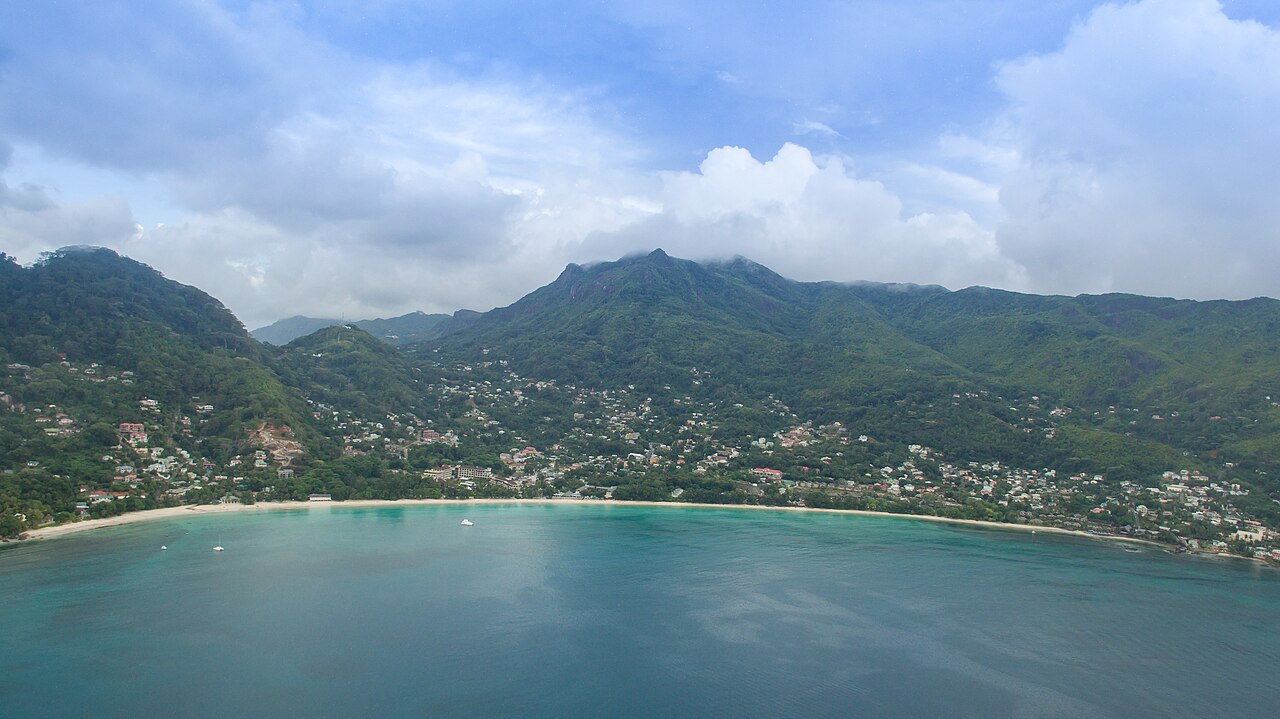 Beau Vallon on Mahé: frame 6