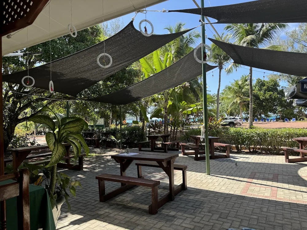 Le Chevalier, Anse Lazio, Praslin