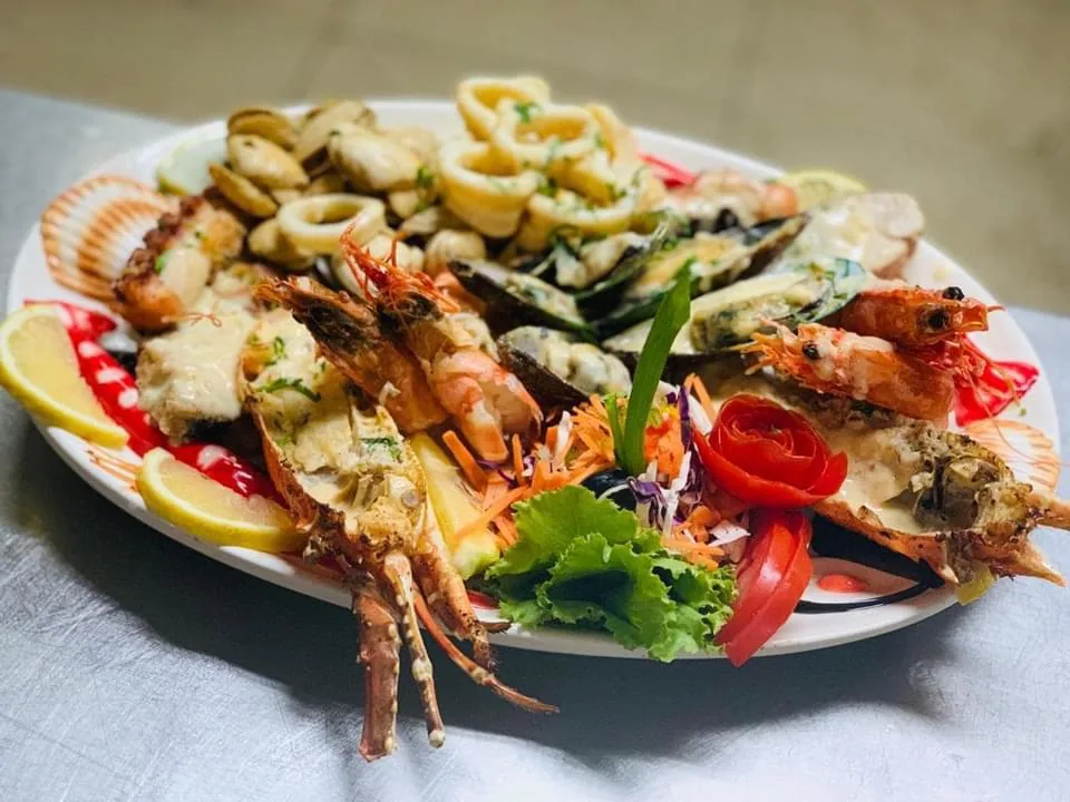 Lobster Bay Restaurant in Praslin: frame 1
