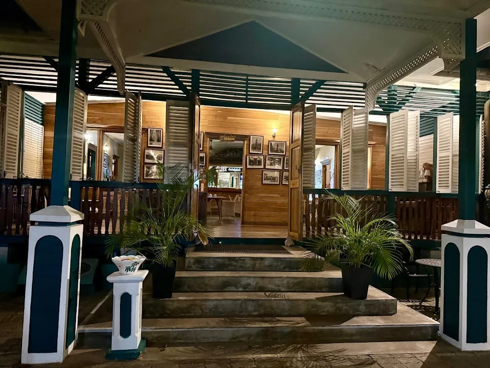 Marie- Antoinette Restaurant in Mahé: frame 1