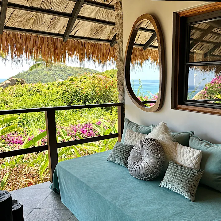Château de Feuilles, Praslin. A view of the beach.