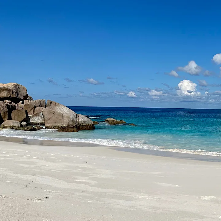 Château de Feuilles, Praslin. A view of the setting.