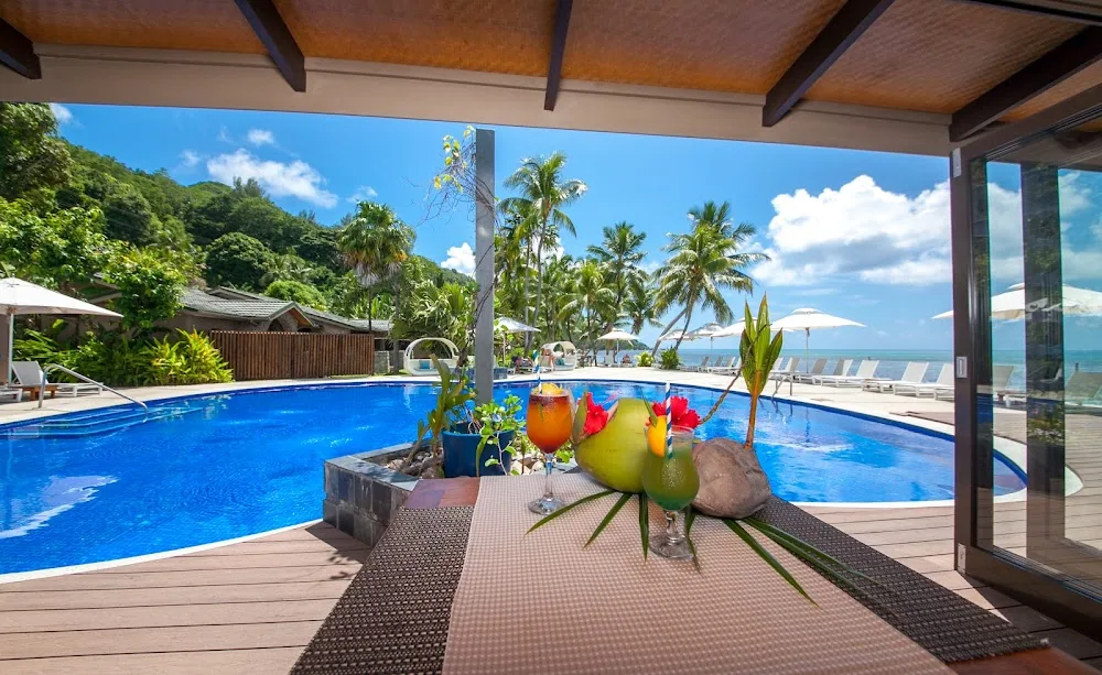 Coco de Mer Hotel, Praslin. A view of the setting.