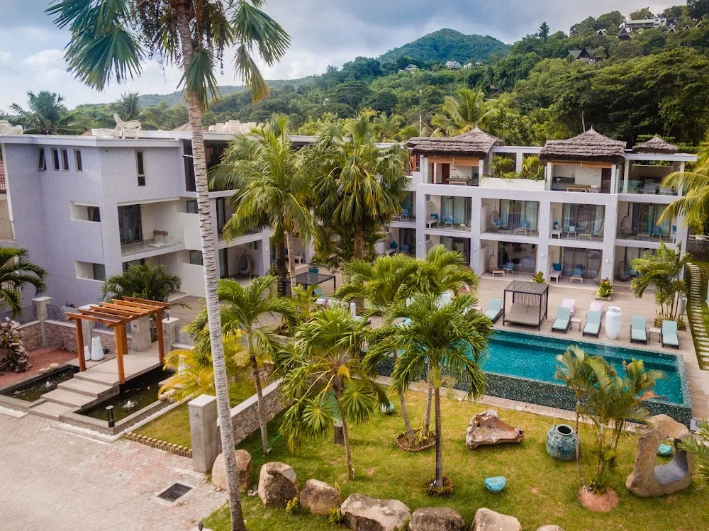 Le Duc de Praslin, Praslin. A view of the rooms.