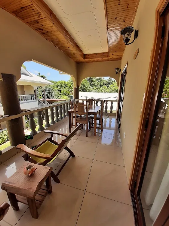 Maison Ed-Elle, La Digue. A view of the grounds.
