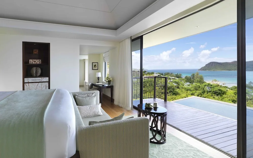 Raffles Seychelles, Praslin. A view of the setting.