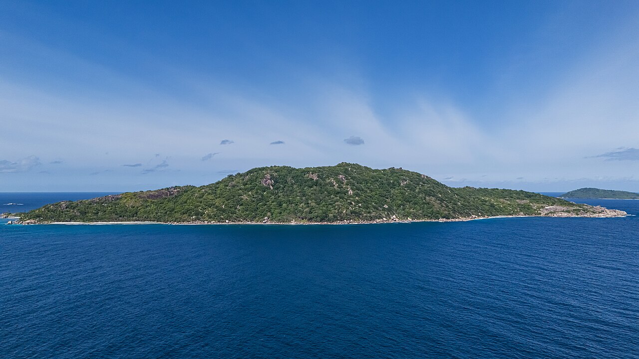 Félicité, Seychelles: frame 1 of the island