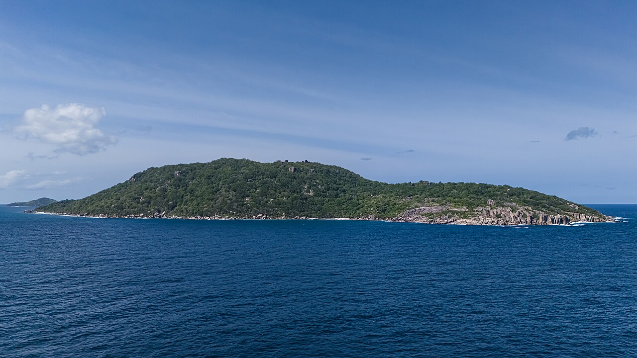 Félicité, Seychelles: frame 2 of the island