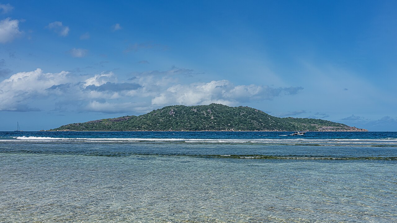 Félicité, Seychelles: frame 3 of the island