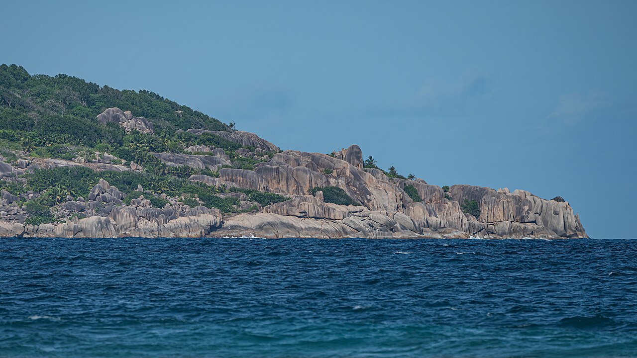 Félicité, Seychelles: frame 4 of the island