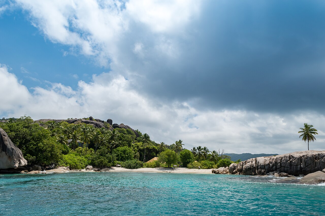 Félicité, Seychelles: frame 5 of the island