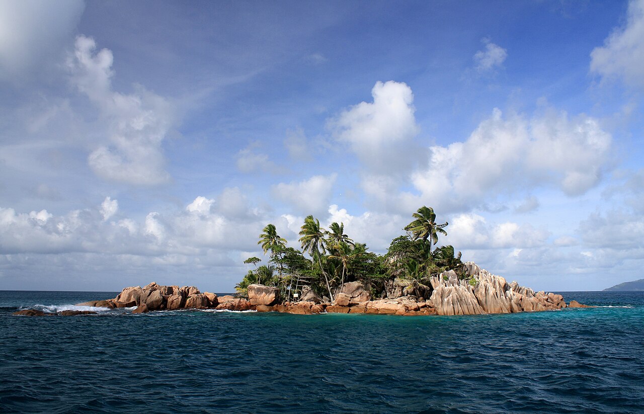 St Pierre, Seychelles: frame 4 of the island
