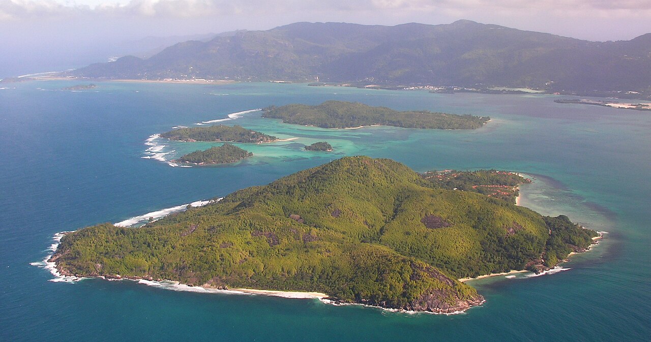 Sainte Anne, Seychelles: frame 2 of the island