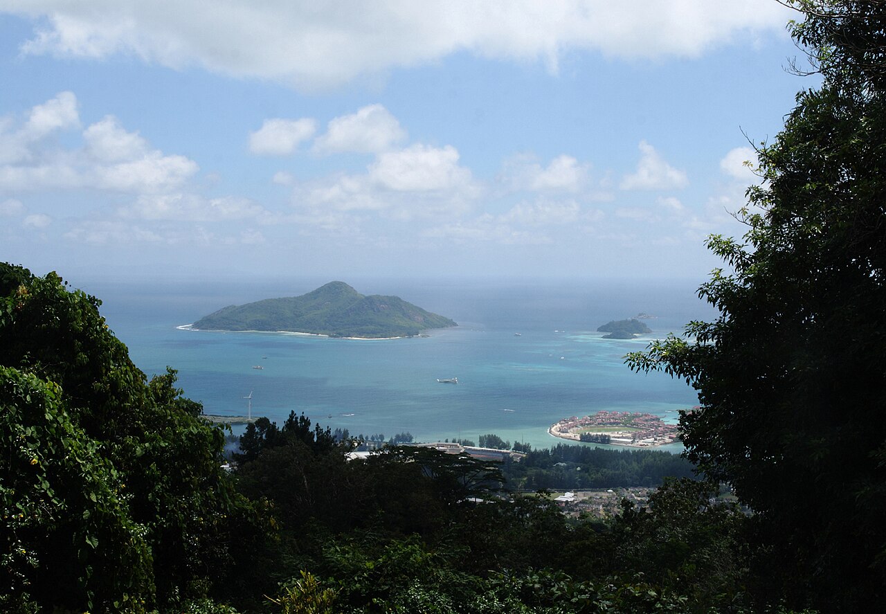 Sainte Anne, Seychelles: frame 3 of the island