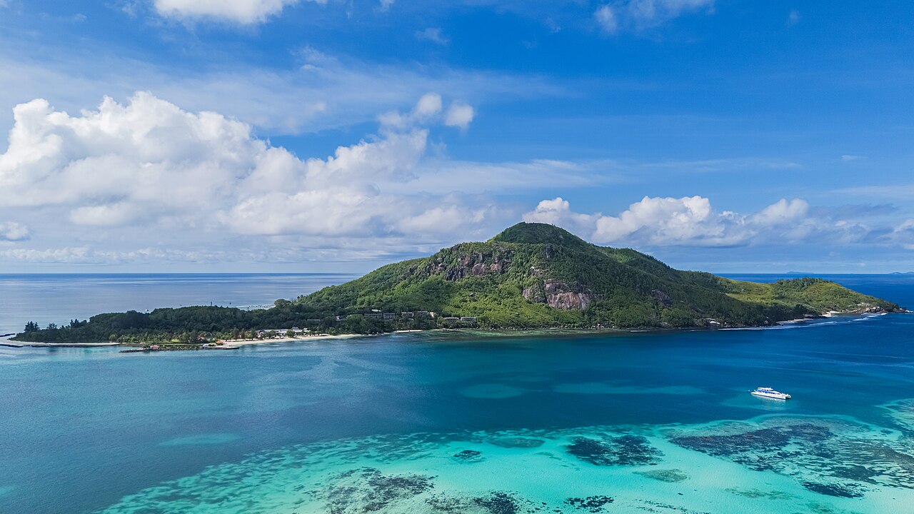 Sainte Anne, Seychelles: frame 4 of the island