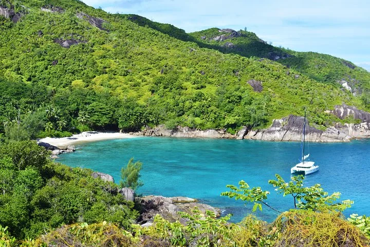 Guided nature trail hike on Mahé in Seychelles, Mahé, photograph 5 of 6