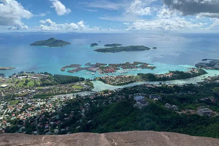 Mahé island tour with a guide in Seychelles, Mahé, photograph 3 of 6
