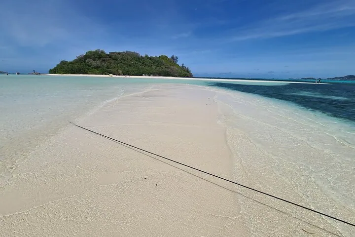 Private boat day in Sainte Anne Marine Park in Seychelles, Sainte Anne, photograph 2 of 6