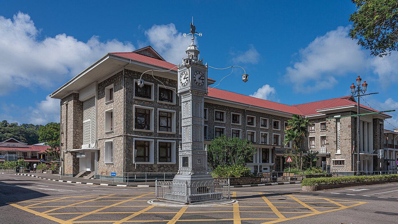 The clock tower and the courthouse at the centre of Victoria.